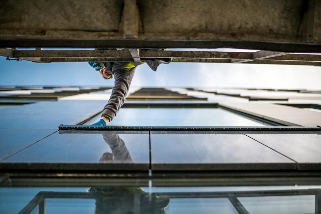 commercial window cleaner in Glasgow